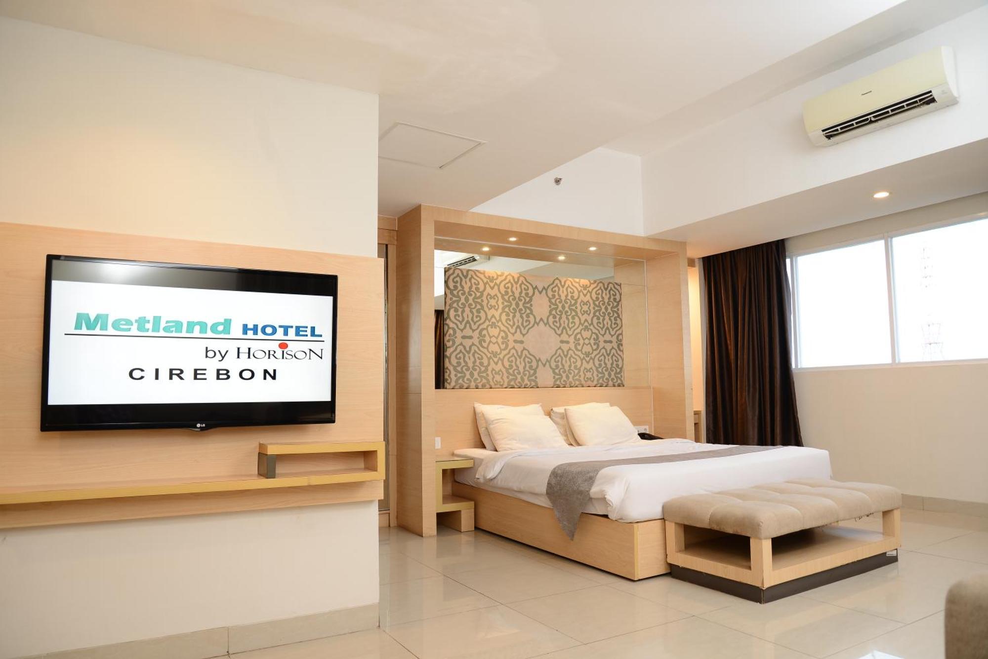 Metland Hotel Чиребон Экстерьер фото